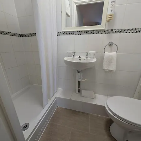 Graham Arms 3*