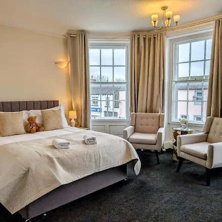 Graham Arms 3*