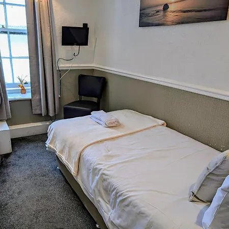 Graham Arms Hotel 3*
