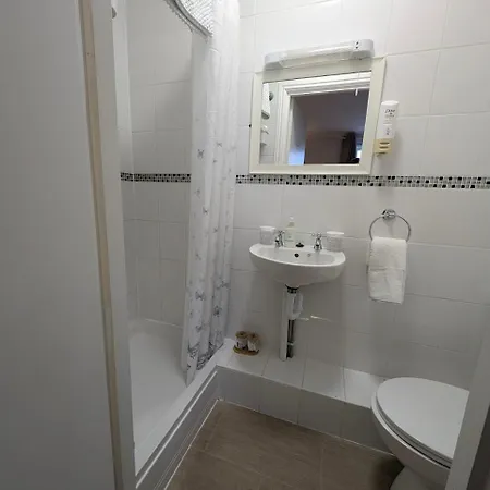 Graham Arms Hotel 3*